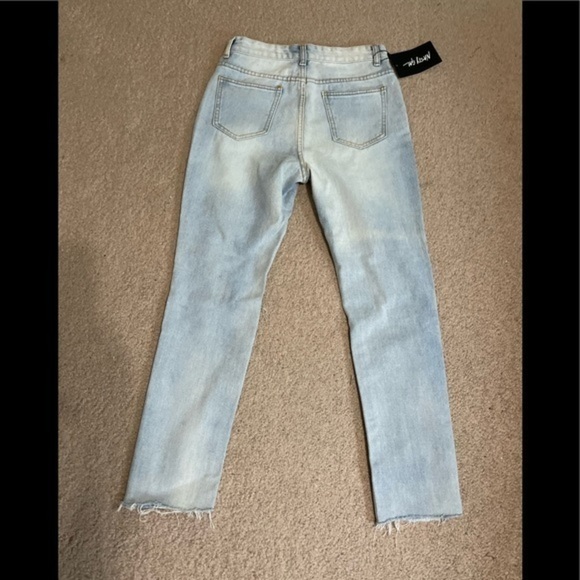 Nasty Gal light wash distressed jeans size 8 UK size 4 US NWT - Picture 7 of 9